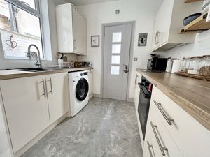Kitchen- click for photo gallery